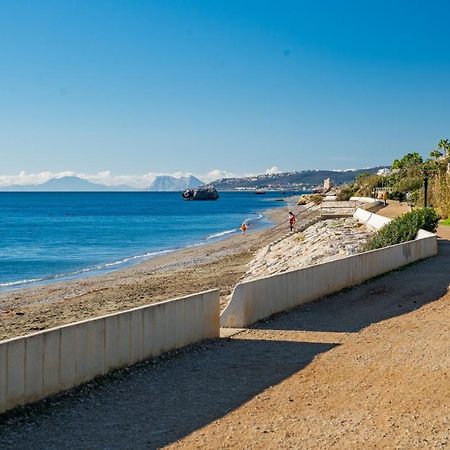 Fantastic Beachfront Apartment Estepona Exterior photo